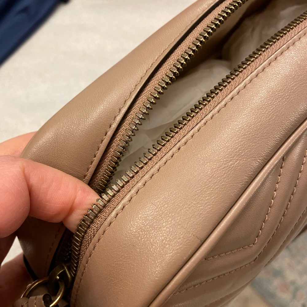 Gucci Marmont Camera Bag - Picture 13 of 16